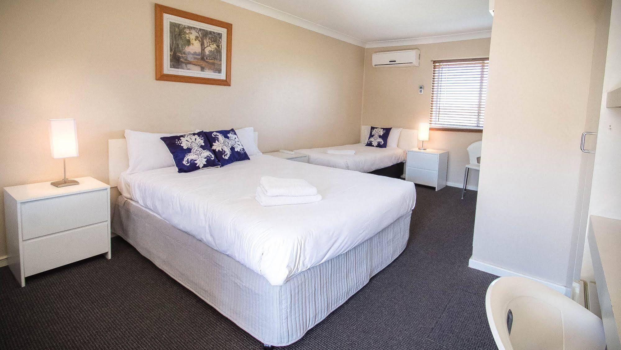 Almond Inn Tamworth Extérieur photo